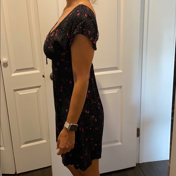 Volcom dress with tie front - Picture 2 of 5